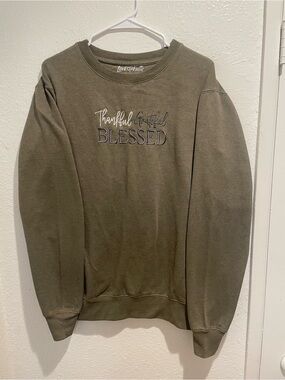 Love & Faith Embroidered "Thankful Grateful Blessed" Crewneck M • Olive 💚